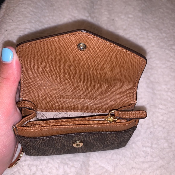 Michael Kors coin purse/Id holder - Picture 3 of 4